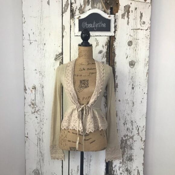 AS SEEN ON Twilight Anthro Guinevere soft scallop cardigan cream/beige - Picture 2 of 8